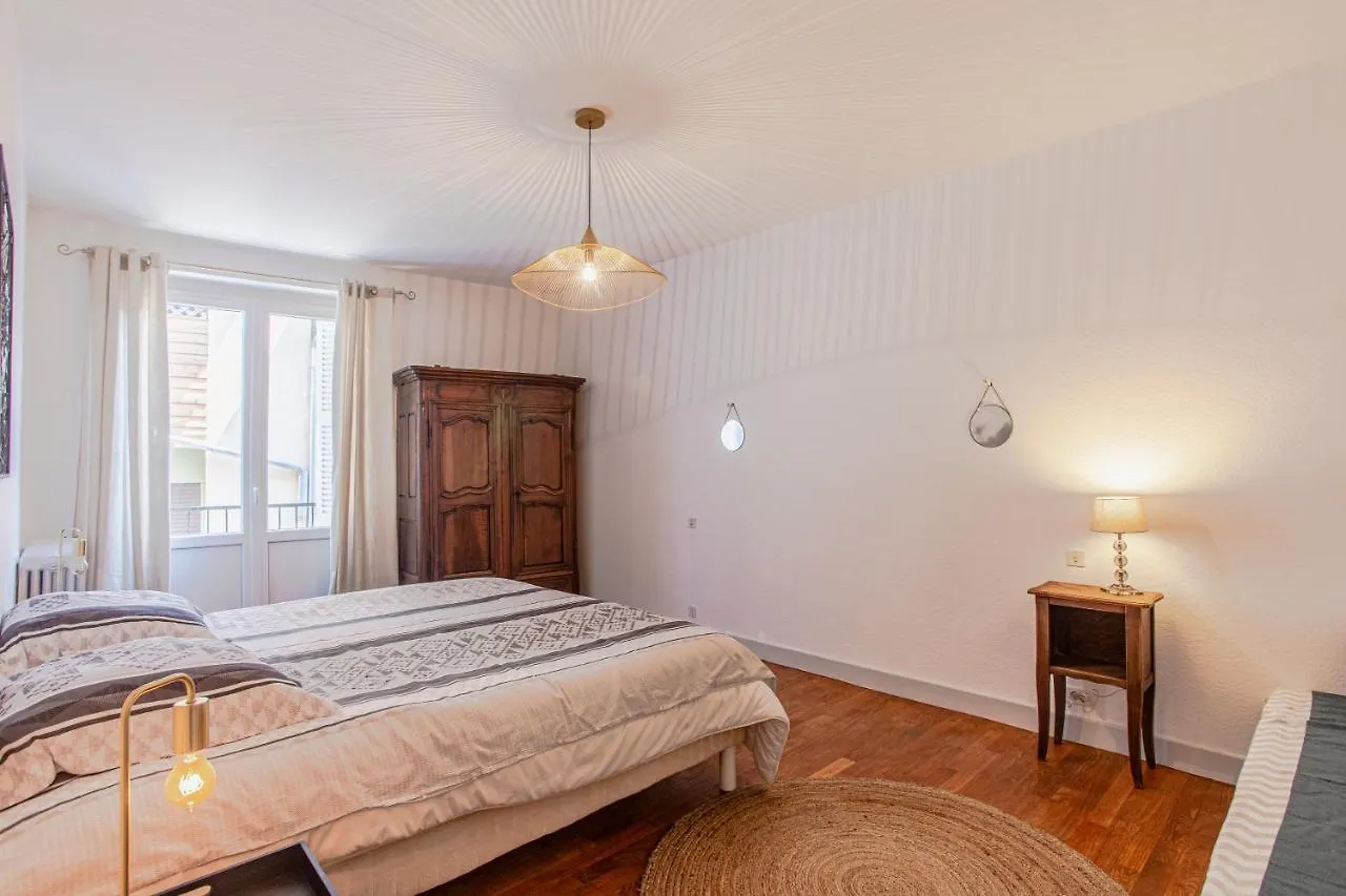 Superbe appartement avec toit terrasse Villefranche-de-Rouergue France